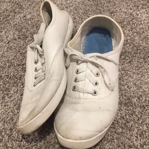 White off-brand vans